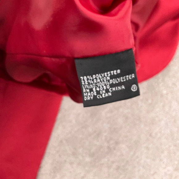 Kasper Skirt Suit Womens 10 Red Satin Shimmer Ruffle Peplum Holiday Romantic - Picture 5 of 16